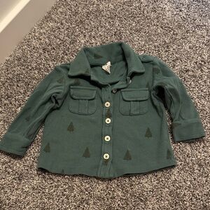 Kate QuinnGreen Button-Up Knit Shirt with Tree Motif